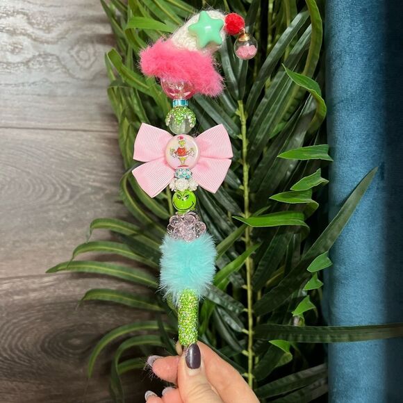 Christmas Hand-Made Custom Extended Beaded Pen. Grinch Theme. Rhinestone. Cute! - Picture 9 of 9